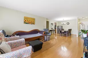 2100 Valencia Dr, Northbrook, IL 60062 - Photo 3