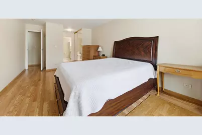 2100 Valencia Drive #114B, Northbrook, IL 60062 - Photo 5