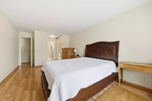 2100 Valencia Dr, Northbrook, IL 60062 - Photo 5