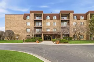 2100 Valencia Dr, Northbrook, IL 60062 - Photo 1