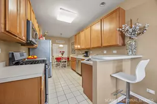 2578 Hillsboro Blvd, Aurora, IL 60503 - Photo 5