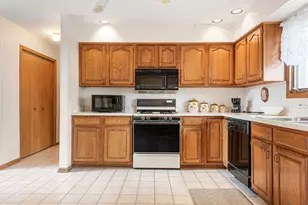 7233 Southwick Dr, Frankfort, IL 60423 - Photo 9