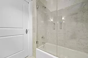 10 E Delaware Pl, Chicago, IL 60611 - Photo 29