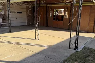 10210 S Rhodes Ave, Chicago, IL 60628 - Photo 7