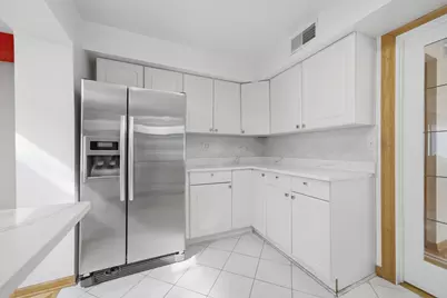 7538 E Praire Road, Skokie, IL 60076 - Photo 9