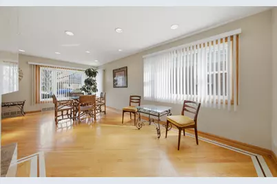 7538 E Praire Road, Skokie, IL 60076 - Photo 5