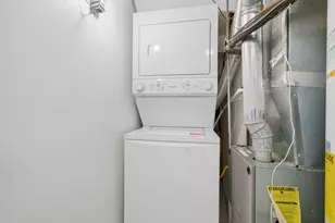 7538 E Praire Rd, Skokie, IL 60076 - Photo 23