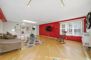 7538 E Praire Rd, Skokie, IL 60076 - Photo 7