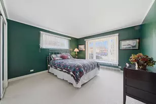 7538 E Praire Rd, Skokie, IL 60076 - Photo 15