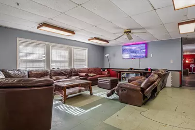 928 W Hillcrest Drive, Dekalb, IL 60115 - Photo 11