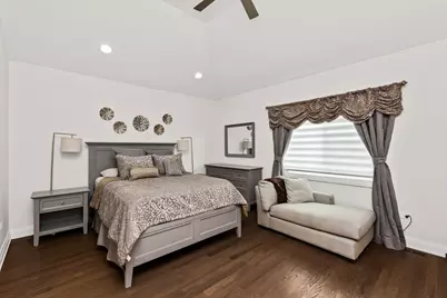 700 E 46th Street, Chicago, IL 60653 - Photo 17