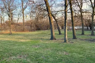 11 Woodridge Dr, Oak Brook, IL 60523 - Photo 23