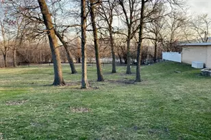 11 Woodridge Dr, Oak Brook, IL 60523 - Photo 25