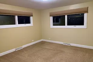 11 Woodridge Dr, Oak Brook, IL 60523 - Photo 15