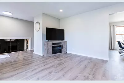 8336 Mending Wall Drive, Woodridge, IL 60517 - Photo 5