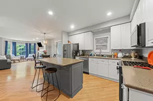 1525 W George St, Chicago, IL 60657 - Photo 3