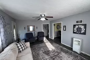 212 W Allmon St, Salem, IL 62881 - Photo 7