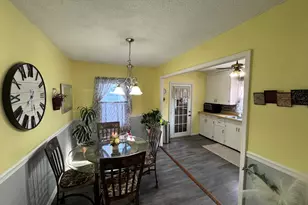 212 W Allmon St, Salem, IL 62881 - Photo 9