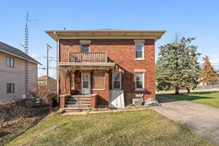 449 W Lincoln Ave, Hinckley, IL 60520 - Photo 3