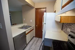 4314 W Shamrock Ln, McHenry, IL 60050 - Photo 11