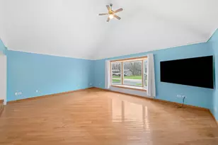 537 Erma Dr, Lake Holiday, IL 60552 - Photo 9