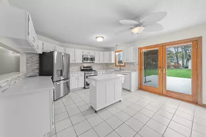 537 Erma Drive, Lake Holiday, IL 60552 - Photo 13