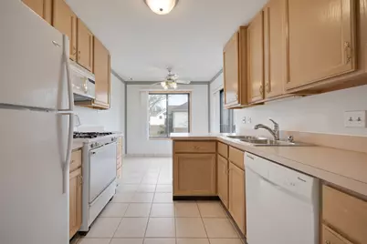 854 E Carriage Lane #8, Palatine, IL 60074 - Photo 11