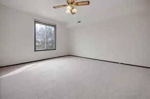 854 E Carriage Ln, Palatine, IL 60074 - Photo 13