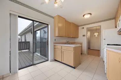 854 E Carriage Lane #8, Palatine, IL 60074 - Photo 9