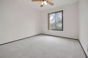 854 E Carriage Ln, Palatine, IL 60074 - Photo 19