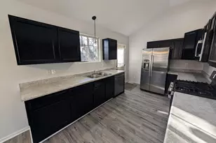 39477 N Hickory Ave, Antioch, IL 60002 - Photo 3