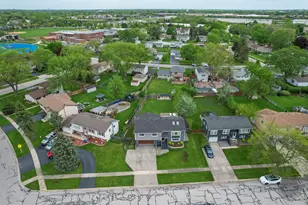 7215 Larchwood Ln, Woodridge, IL 60517 - Photo 3