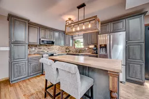 7215 Larchwood Ln, Woodridge, IL 60517 - Photo 5