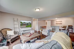 7215 Larchwood Ln, Woodridge, IL 60517 - Photo 19