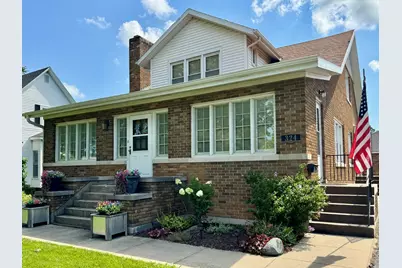 324 S Sangamon Avenue, Gibson City, IL 60936 - Photo 1