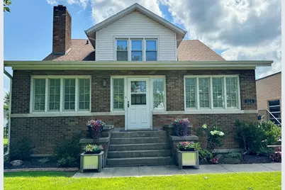 324 S Sangamon Avenue, Gibson City, IL 60936 - Photo 3
