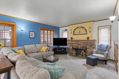 324 S Sangamon Avenue, Gibson City, IL 60936 - Photo 5