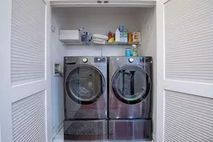 4910 W Catalpa Ave, Chicago, IL 60630 - Photo 15