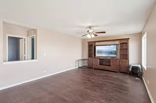 984 Richard Brown Blvd, Volo, IL 60073 - Photo 5