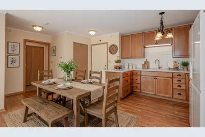 801 N McLean Boulevard #320, Elgin, IL 60123 - Photo 7