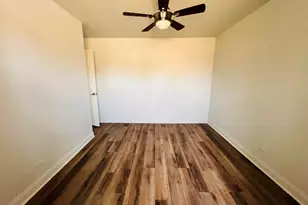 575 Greystone Ln, Wheeling, IL 60090 - Photo 13