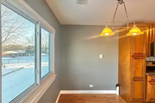 575 Greystone Ln, Wheeling, IL 60090 - Photo 5