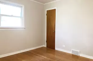 23940 N Lakeside Dr, Lake Zurich, IL 60047 - Photo 11