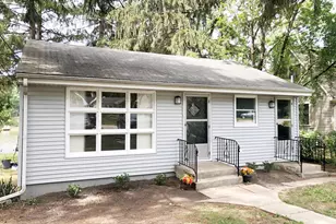 23940 N Lakeside Dr, Lake Zurich, IL 60047 - Photo 1