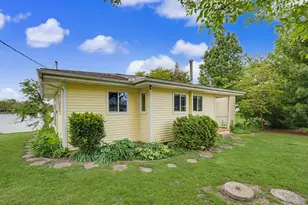 730 Bayshore Dr, Loda, IL 60948 - Photo 5