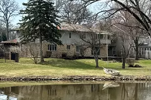 9 Buckingham Dr, Sugar Grove, IL 60554 - Photo 3