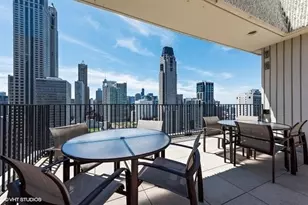 100 E Bellevue Pl, Chicago, IL 60611 - Photo 25