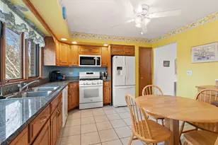 8966 Jeanie Ln, Frankfort, IL 60423 - Photo 9