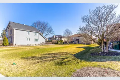 1309 E Brookwood Drive, Arlington Heights, IL 60004 - Photo 3