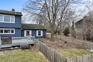 27052 W Lakeview Dr S, Lake Barrington, IL 60084 - Photo 39